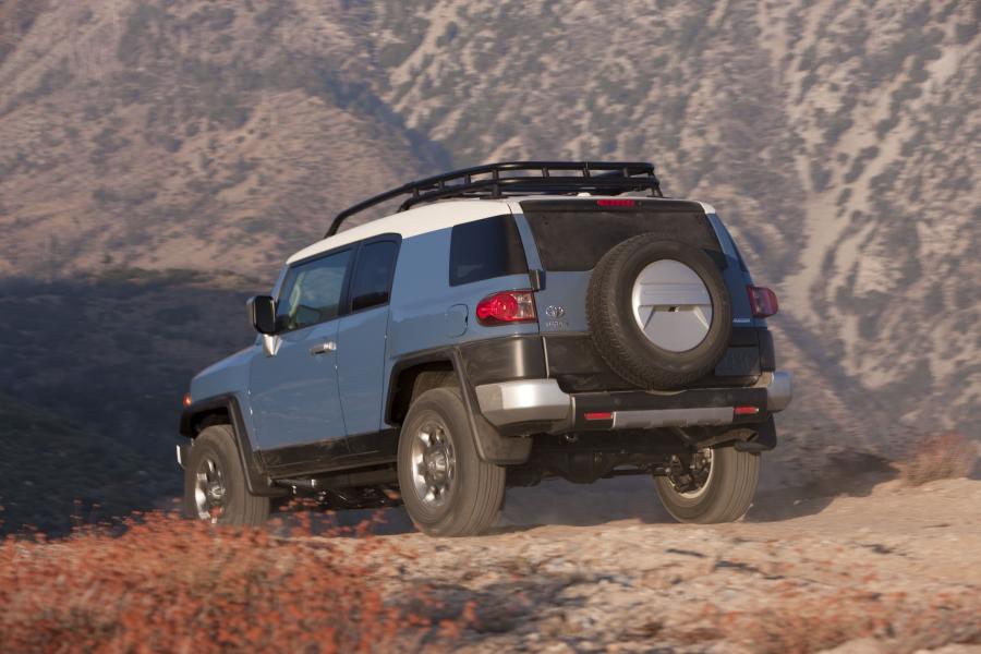  Toyota FJ Cruiser 2012 года  (фото 40 из 44)